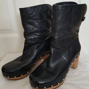 Ugg black boot